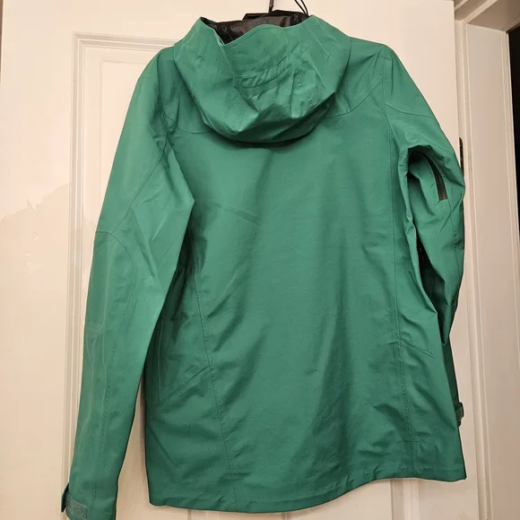 Stormtech Rain Jacket - Picture 2 of 15